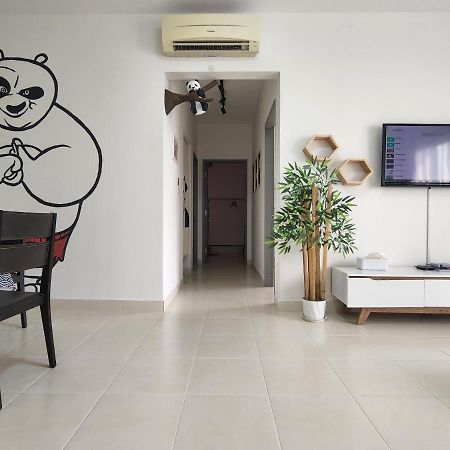 Апартаменты Netflix Panda House 3B2R Rimbayu Kota Kemuning With Atari Games Teluk Panglima Garang Экстерьер фото