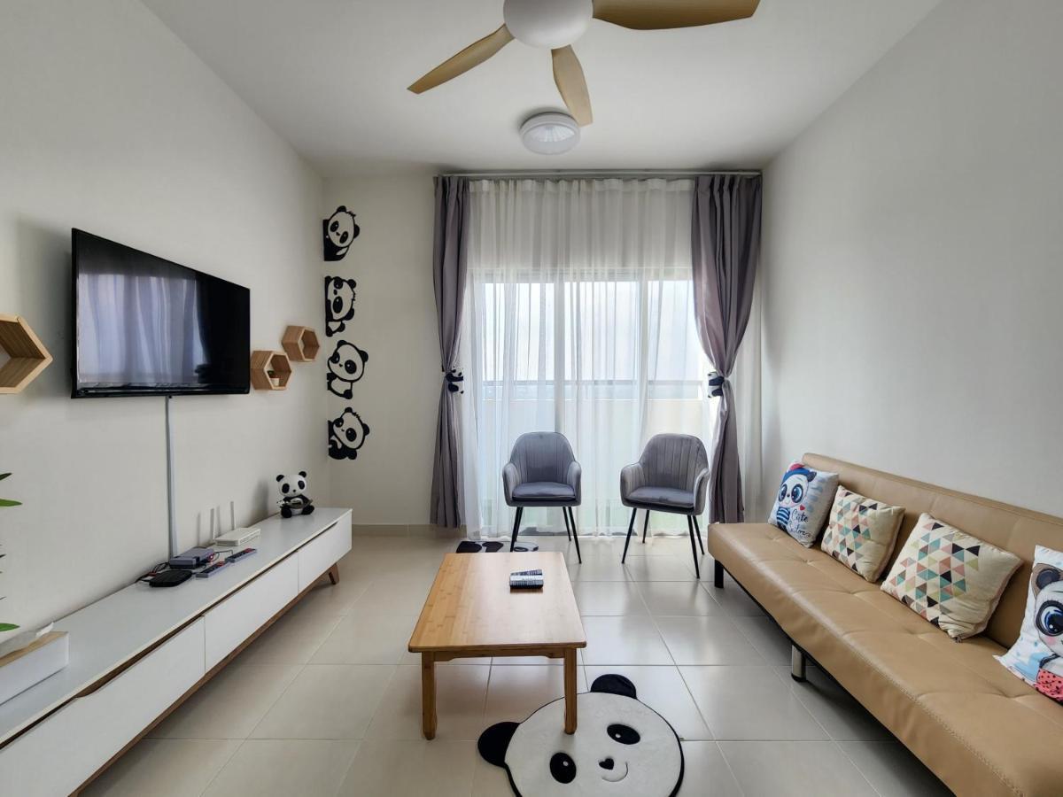 Апартаменты Netflix Panda House 3B2R Rimbayu Kota Kemuning With Atari Games Teluk Panglima Garang Экстерьер фото