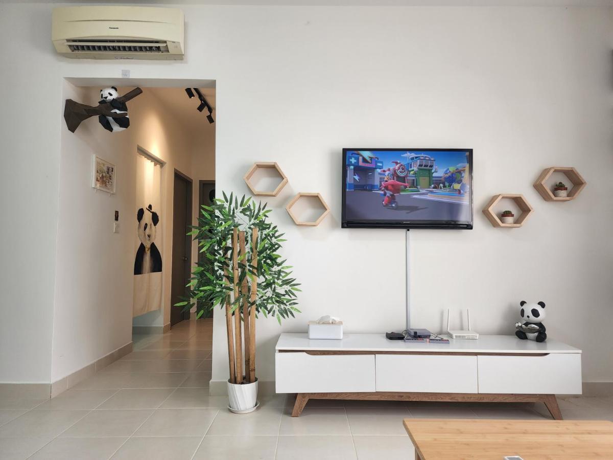 Апартаменты Netflix Panda House 3B2R Rimbayu Kota Kemuning With Atari Games Teluk Panglima Garang Экстерьер фото