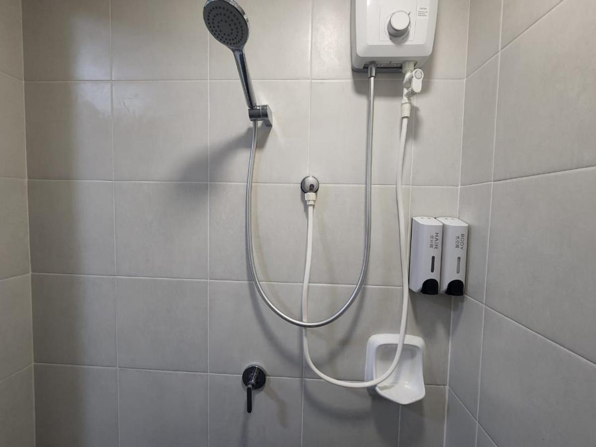 Апартаменты Netflix Panda House 3B2R Rimbayu Kota Kemuning With Atari Games Teluk Panglima Garang Экстерьер фото